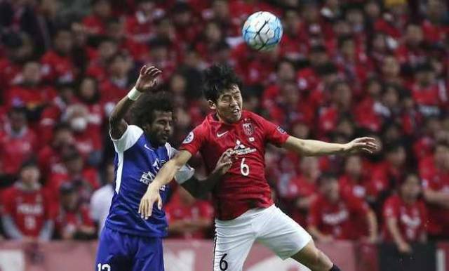 现场观战加泰德比，巴萨绯闻前锋阿斯拉尼晒自己照片